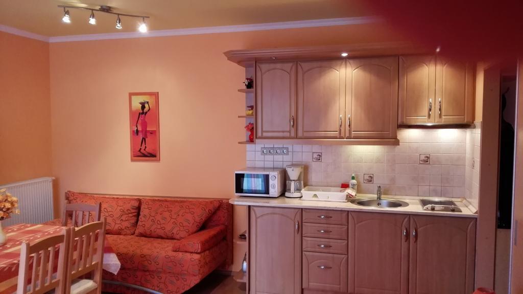 Balaton Wellness Apartman Siofok Room photo